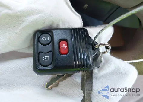 1995 Ford Taurus Gl/Se z USA, uszkodzony, nr VIN 1FALP52U4SA106279